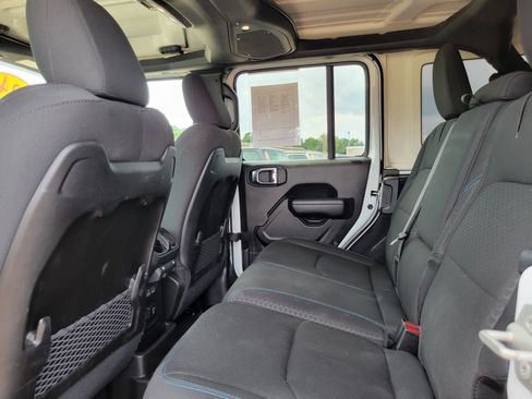 Used 2024 Jeep Wrangler Unlimited Rubicon 4xe w/ Technology Group AWD/4WD image 18