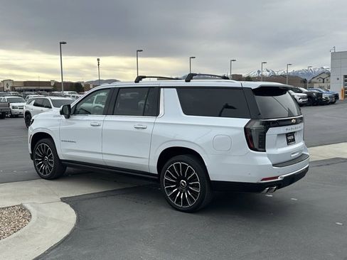 New 2026 Chevrolet Suburban High Country image 27