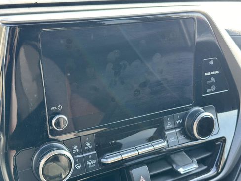 Certified 2024 Toyota Highlander LE image 12