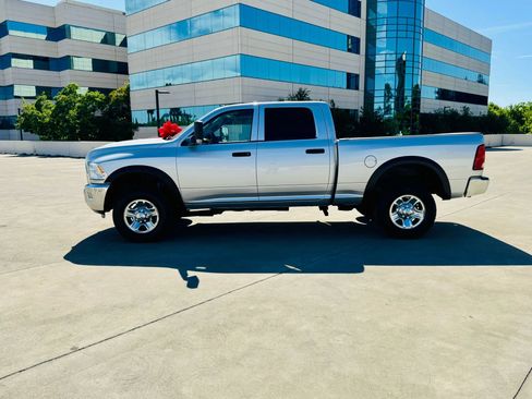 Used 2018 RAM 2500 Tradesman w/ Chrome Appearance Group AWD/4WD image 15