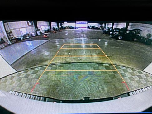 Used 2022 Chevrolet Silverado 2500 Custom w/ Custom Value Package image 18