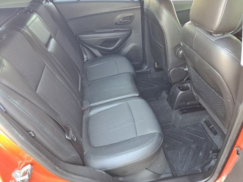Used 2016 Chevrolet Trax LT w/ LT Sun and Sound Package FWD image 13