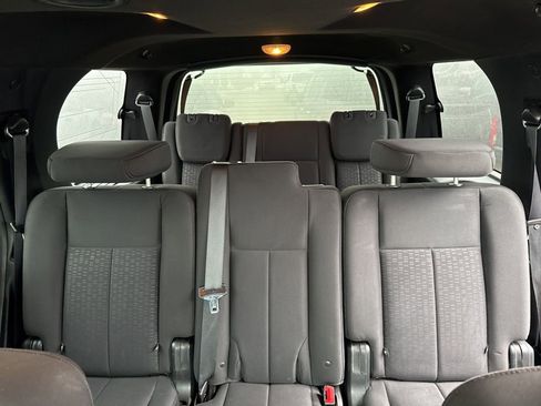 Certified 2017 Ford Expedition XLT image 10