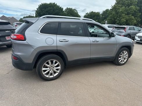 Used 2015 Jeep Cherokee Limited AWD/4WD image 17
