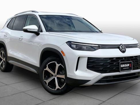 New 2026 Volkswagen Tiguan SE AWD/4WD image 2