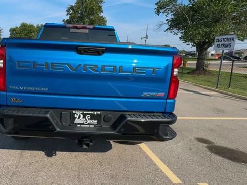 Used 2022 Chevrolet Silverado 1500 ZR2 w/ Technology Package AWD/4WD image 7