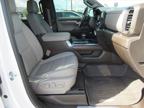 Used 2024 GMC Sierra 1500 SLT w/ SLT Premium Plus Package image 10