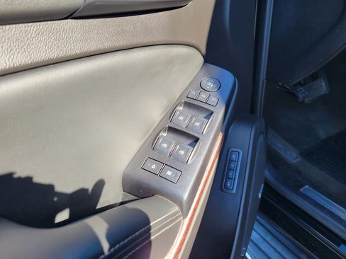 Certified 2016 GMC Yukon SLT image 29