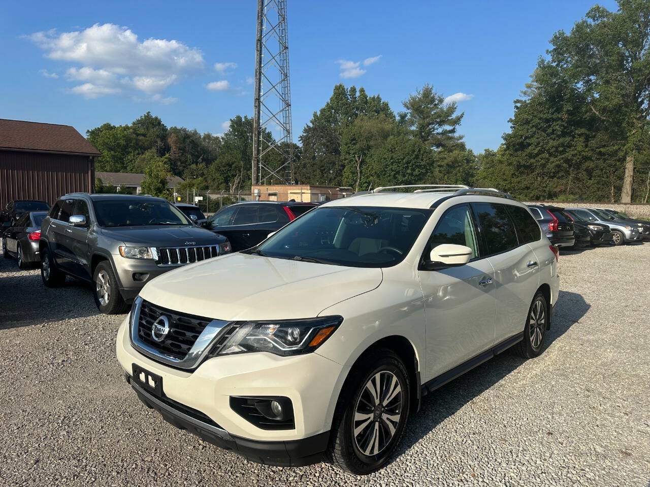 Used 2017 Nissan Pathfinder SV w/ SV Cold Weather Package AWD/4WD image 1