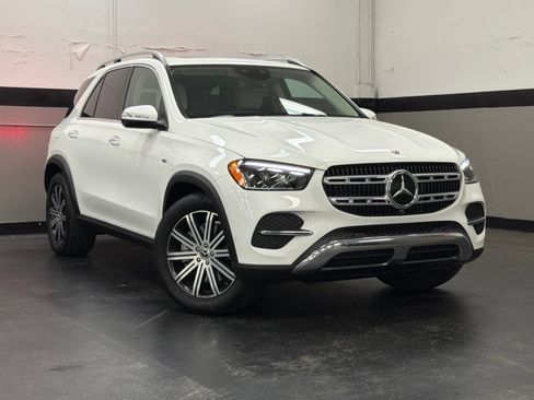 Certified 2025 Mercedes-Benz GLE 450e 4MATIC image 2