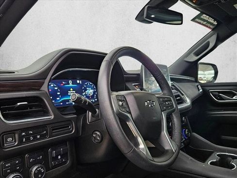 Used 2022 Chevrolet Tahoe Z71 w/ Luxury Package image 9