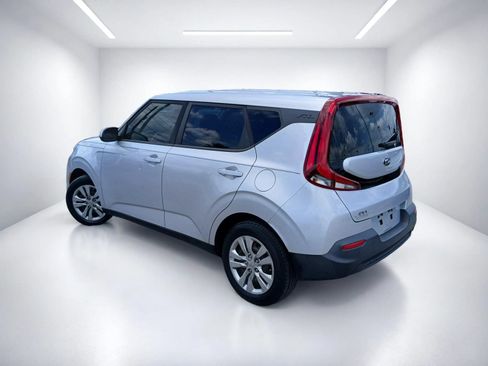 Used 2020 Kia Soul LX FWD image 4