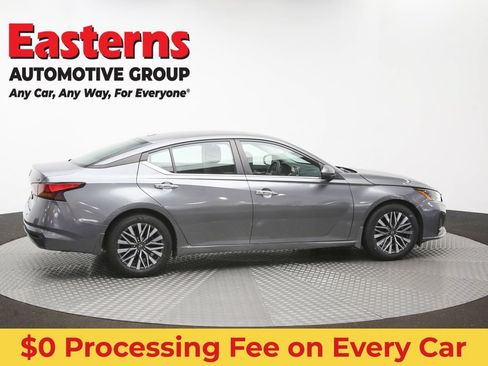 Used 2023 Nissan Altima 2.5 SV FWD image 42