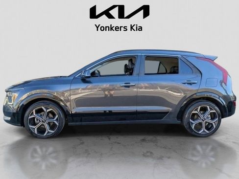 Used 2024 Kia Niro SX Touring FWD image 10