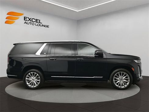 Used 2021 Cadillac Escalade ESV Premium Luxury image 6