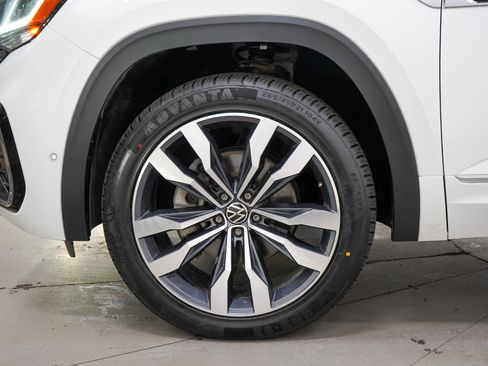 Used 2023 Volkswagen Atlas Cross Sport SEL Premium R-Line AWD/4WD image 30