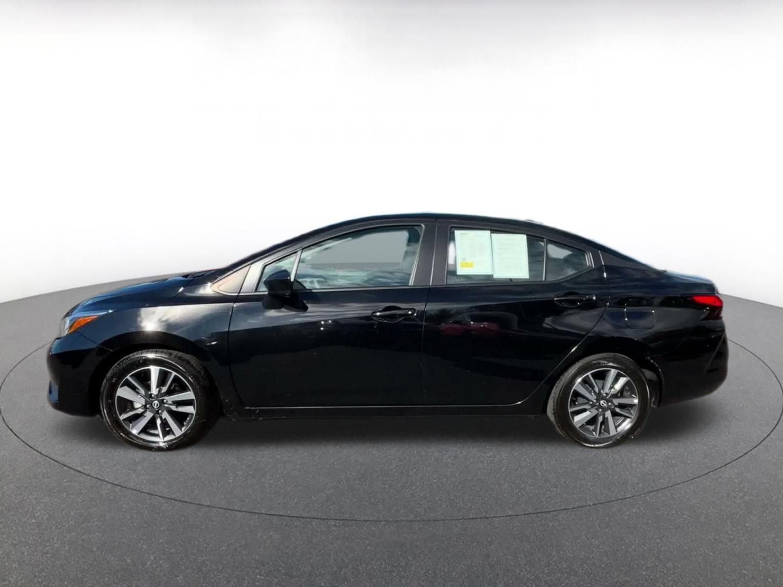 Used 2025 Nissan Versa SV FWD image 8