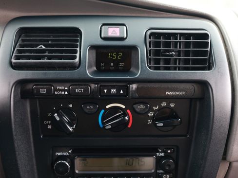 Used 2001 Toyota 4Runner SR5 image 30