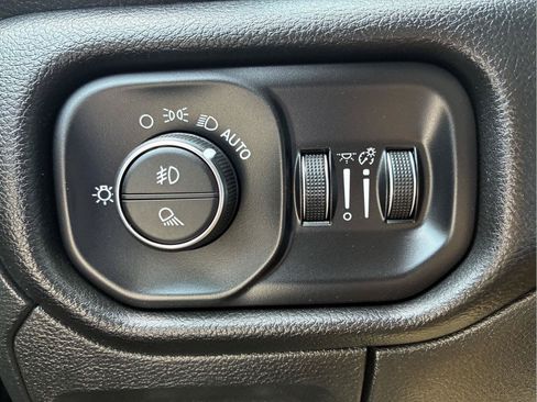 Used 2023 RAM 1500 Laramie AWD/4WD image 21