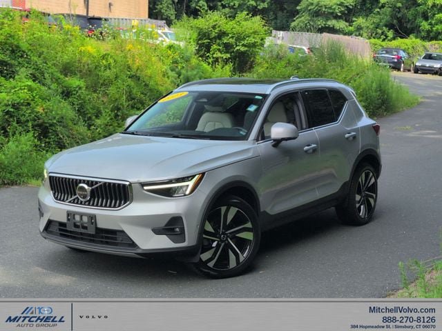 Certified 2023 Volvo XC40 B5 Plus w/ Climate Package AWD/4WD image 1
