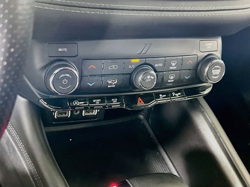 Used 2023 Dodge Durango SXT Launch Edition AWD/4WD image 15