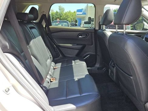 Used 2023 Nissan Rogue SL FWD image 14