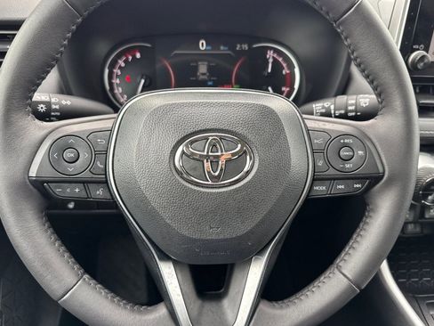 Used 2025 Toyota RAV4 XLE image 17