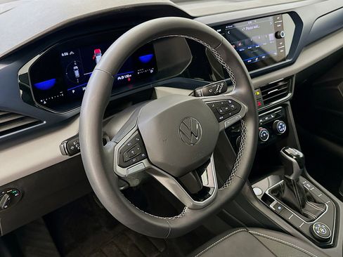 Used 2023 Volkswagen Taos SE image 18