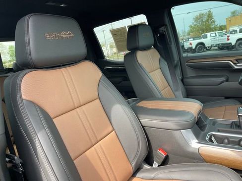 Used 2024 Chevrolet Silverado 1500 High Country AWD/4WD image 16