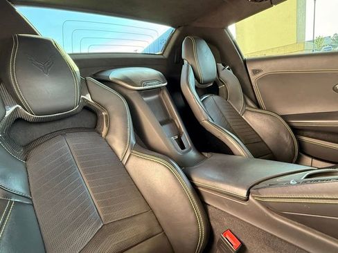Used 2021 Chevrolet Corvette Stingray Premium Conv w/ Z51 Performance Package RWD image 36