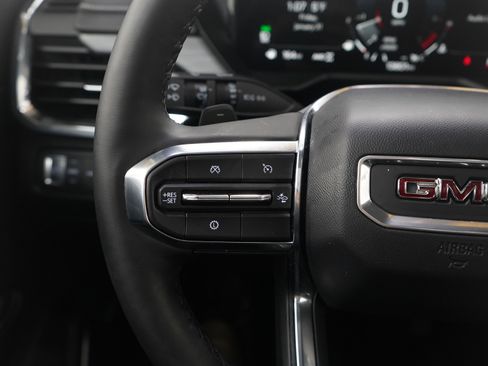 Used 2025 GMC Acadia Elevation w/ Elevation Premium Package image 26