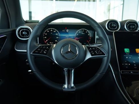 Used 2026 Mercedes-Benz GLC 300 image 16