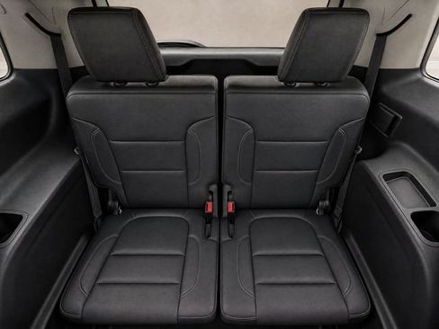 Used 2023 GMC Acadia SLT w/ Preferred Package FWD image 11