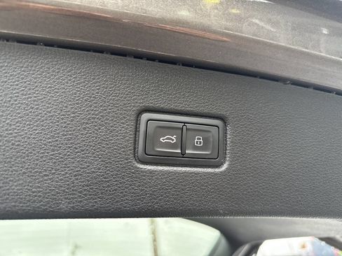 Used 2017 Audi Q7 3.0T Premium Plus image 10