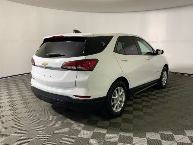 Used 2023 Chevrolet Equinox LS w/ LS Convenience Package FWD image 5