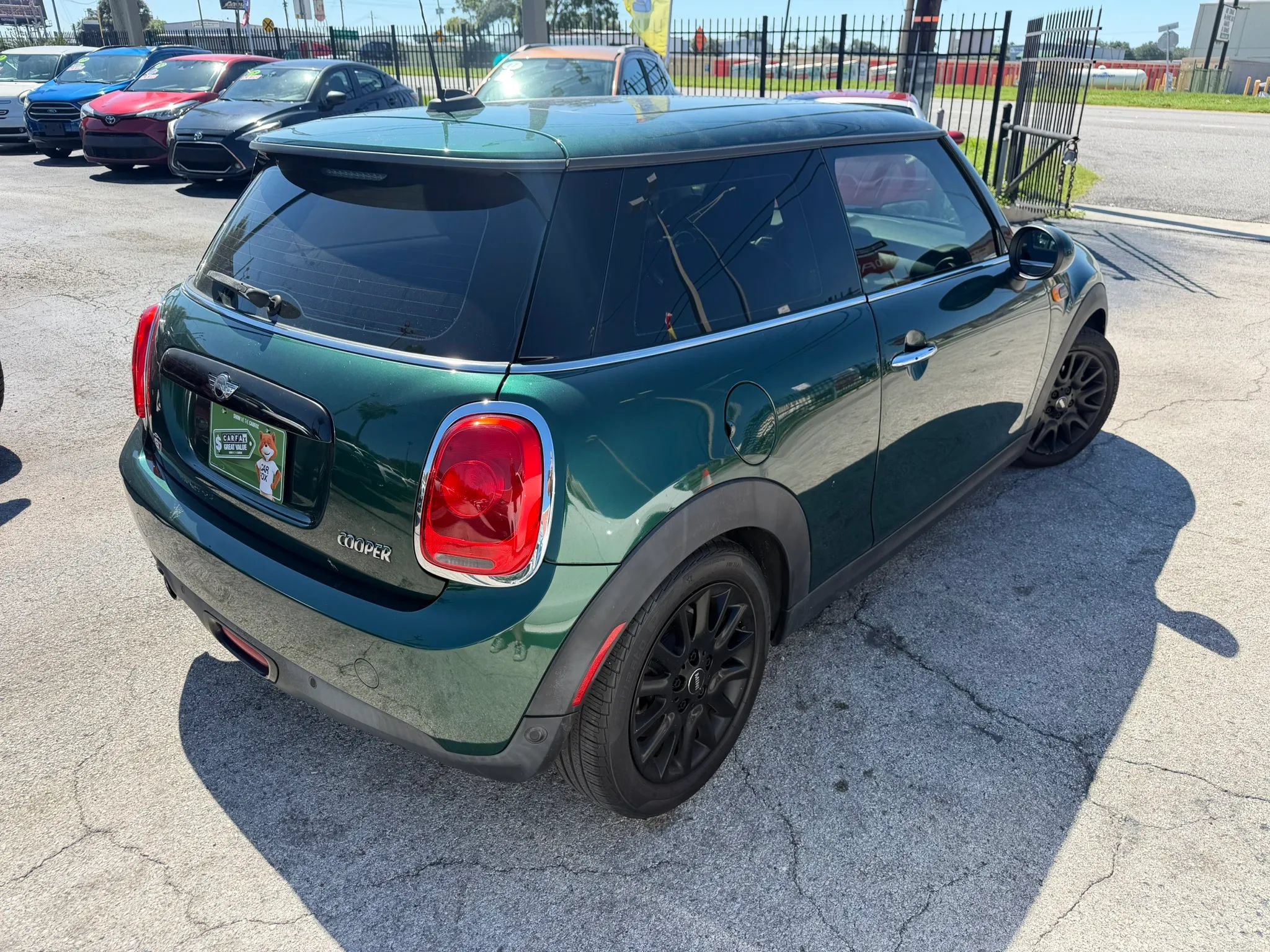 Used 2018 MINI Cooper 2-Door Hardtop w/ Premium Package FWD image 4