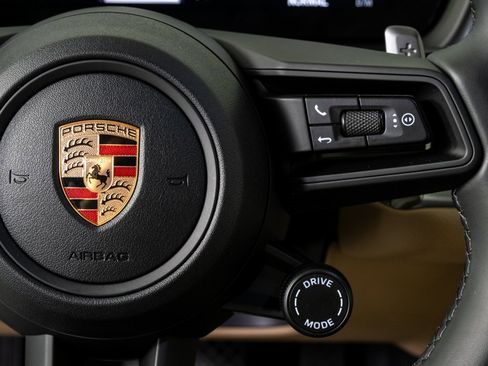 Certified 2024 Porsche Cayenne image 11