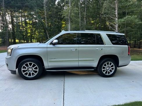 Used 2018 GMC Yukon Denali AWD/4WD image 8