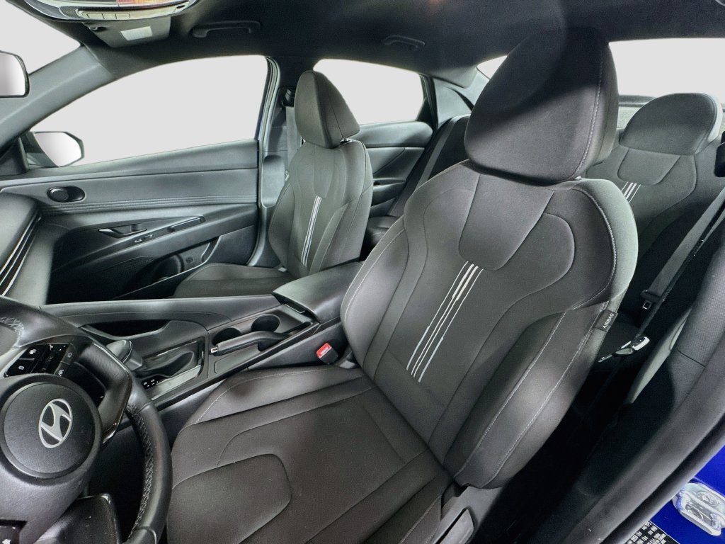 Used 2025 Hyundai Elantra Sport FWD image 20