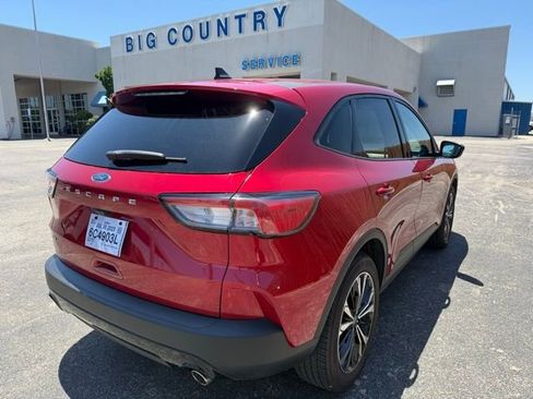 Used 2022 Ford Escape SE w/ SE Sport Appearance Package image 5