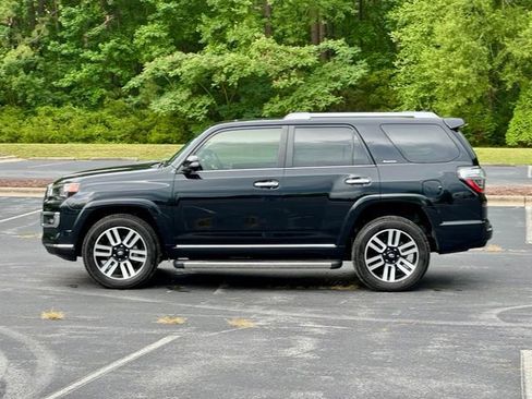 Used 2024 Toyota 4Runner Limited AWD/4WD image 3
