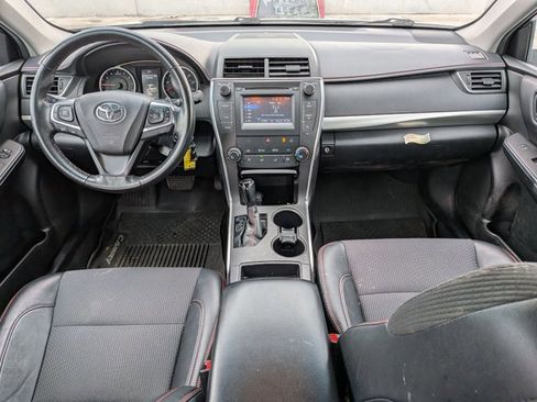 Used 2016 Toyota Camry SE w/ Moonroof Package image 14