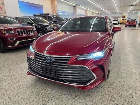 Used 2020 Toyota Avalon Limited w/ Advanced Safety Package FWD image 2