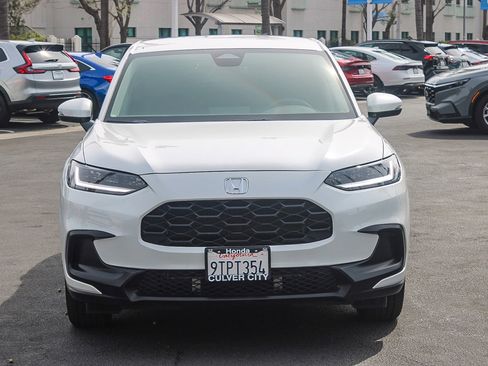 Used 2024 Honda HR-V LX image 2