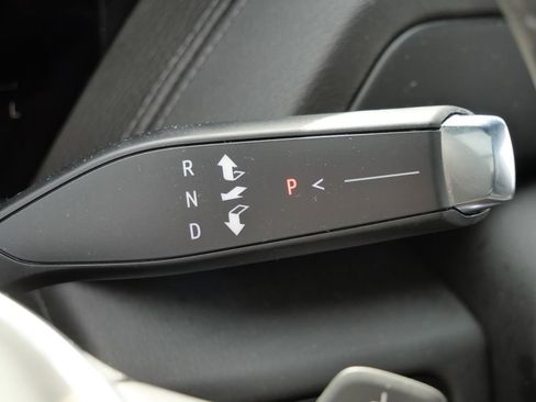 Used 2025 GMC Yukon Denali w/ Sun & Power Step Package image 45