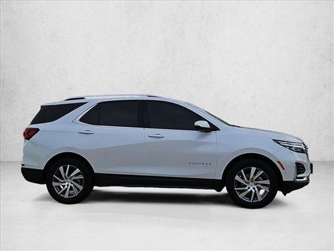 Used 2024 Chevrolet Equinox Premier FWD image 4