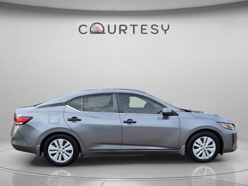 Certified 2024 Nissan Sentra S FWD image 8