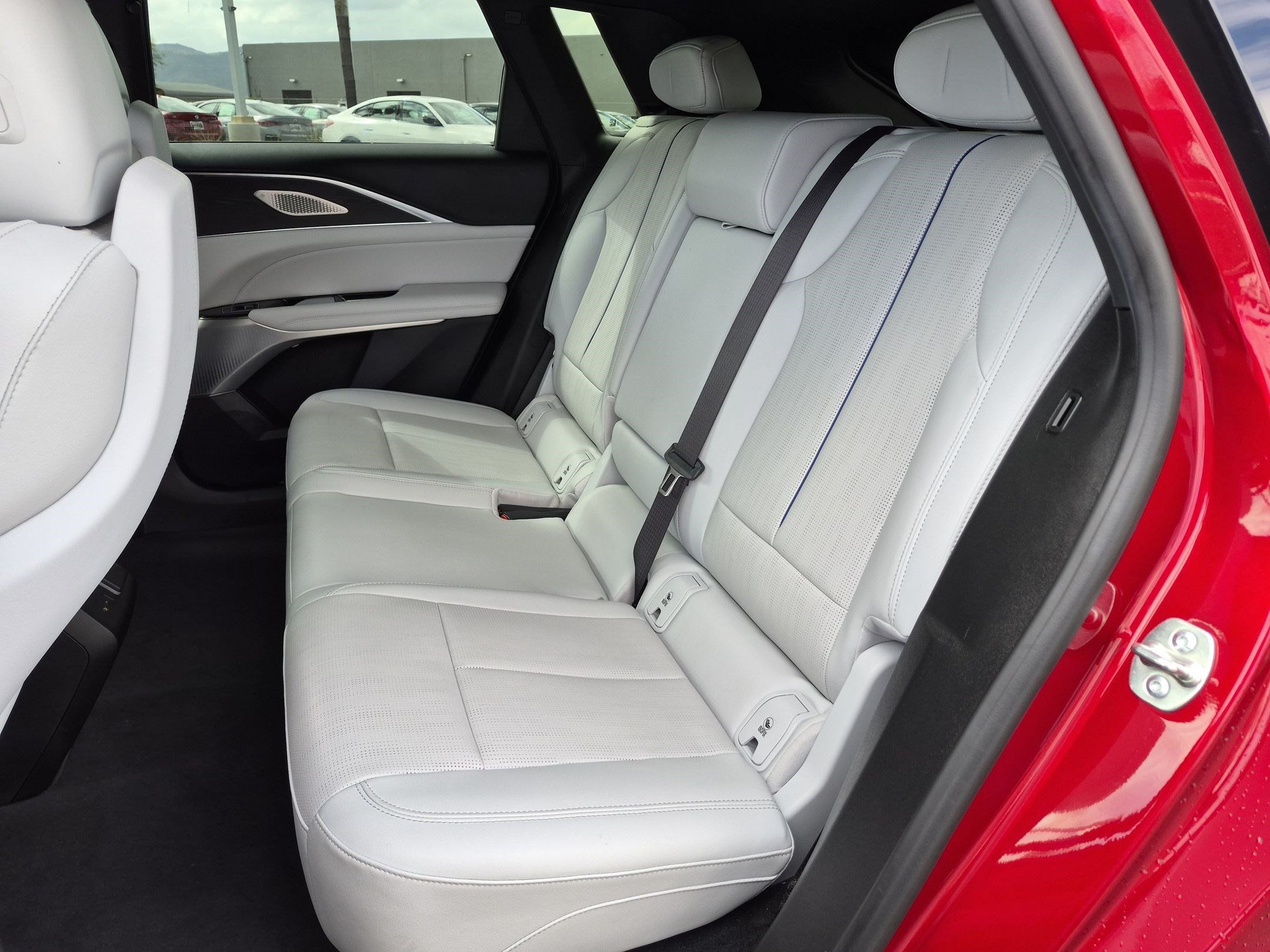 Used 2024 Cadillac Lyriq Sport RWD image 30
