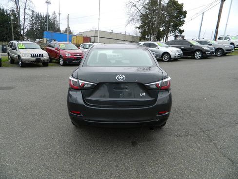 Used 2017 Toyota Yaris iA image 7