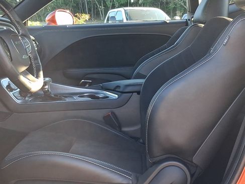 Used 2022 Dodge Challenger SRT Hellcat RWD image 12